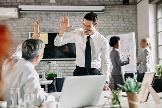 asistentes virtuales beneficios para la empresa