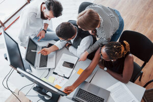 asistentes virtuales ia integrados con tu empresa